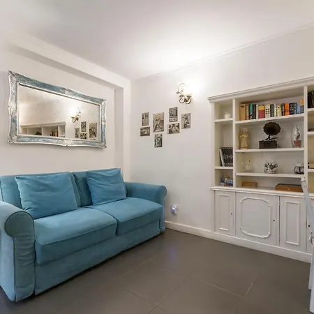 Cozy Loft Orsini Palace דירה *