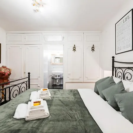 Cozy Loft Orsini Palace Lägenhet